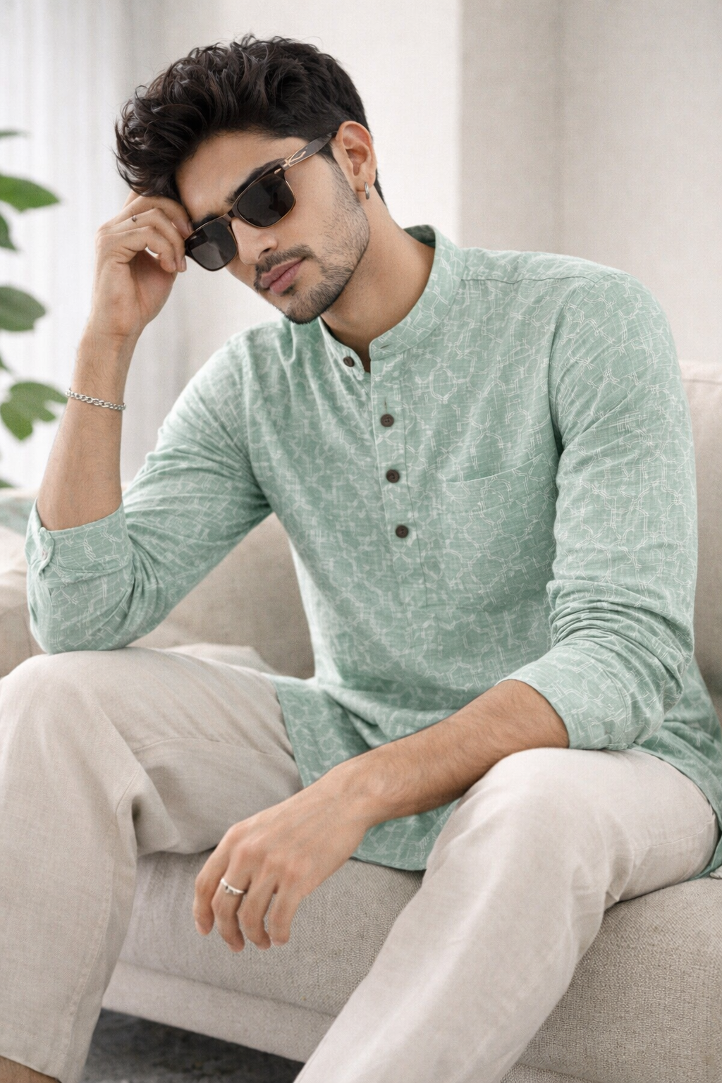 Men's Pastel Green Geometric Interlock Print Short Kurta - 24269