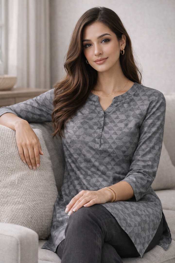 Women’s Geometric Triangle Print Kurti - 25253